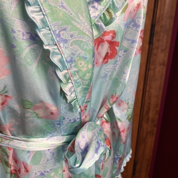 Intimate Essentials ruffled floral pastel  satiny silky long Robe roses sz S - Picture 7 of 13